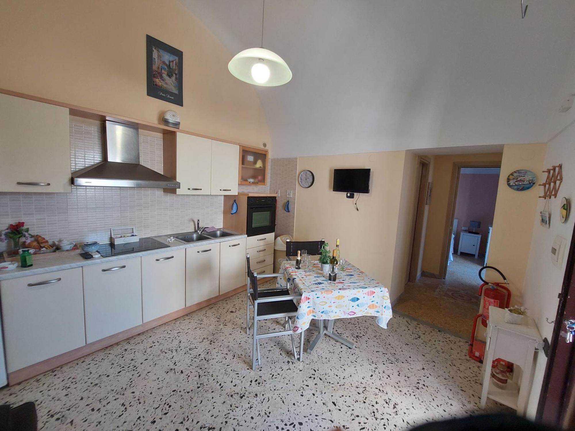 Lella's House